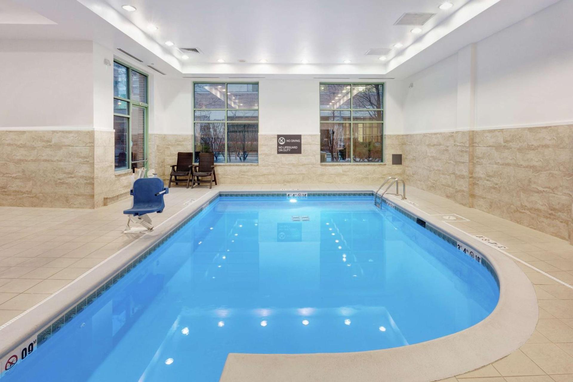 Hilton Garden Inn Evanston photo 9