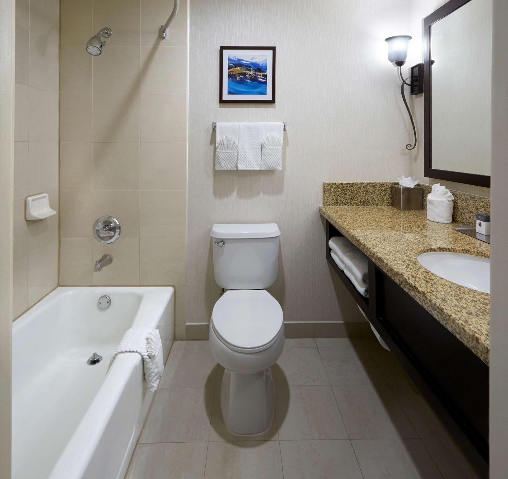 DoubleTree by Hilton Claremont photo 35