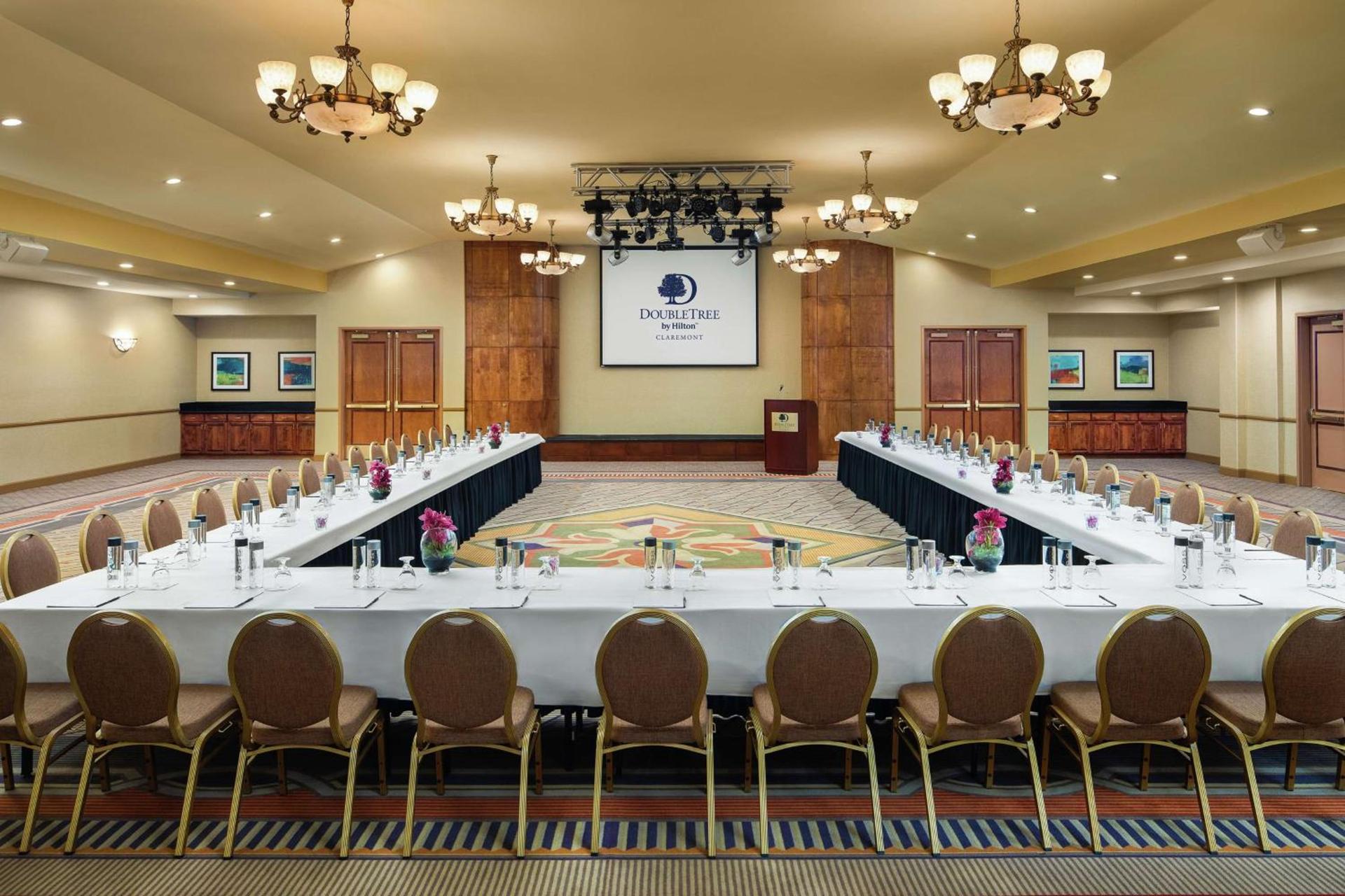 DoubleTree by Hilton Claremont photo 44