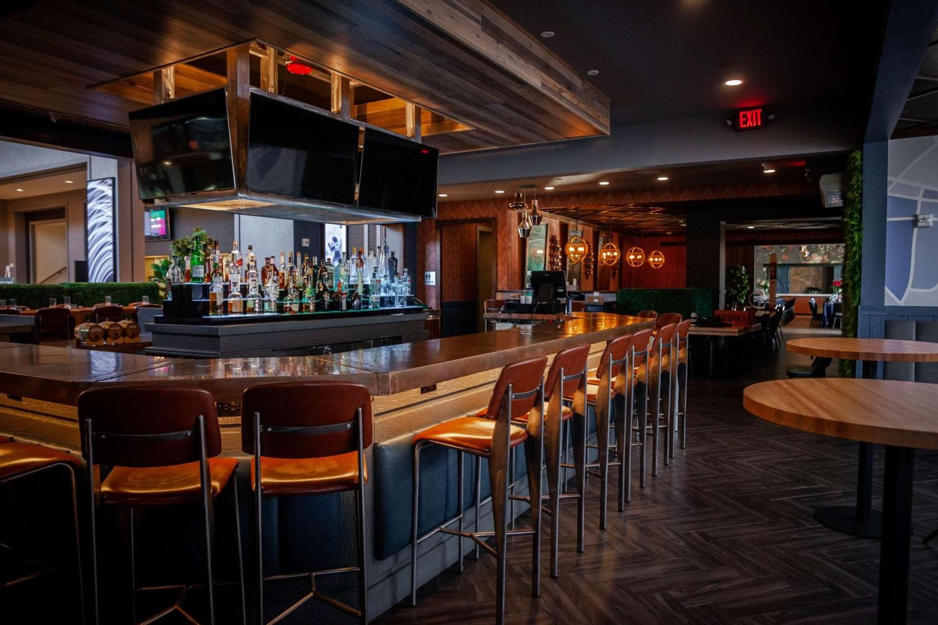 DoubleTree Suites by Hilton Hotel & Conference Center Chicago-Downers Grove photo 15