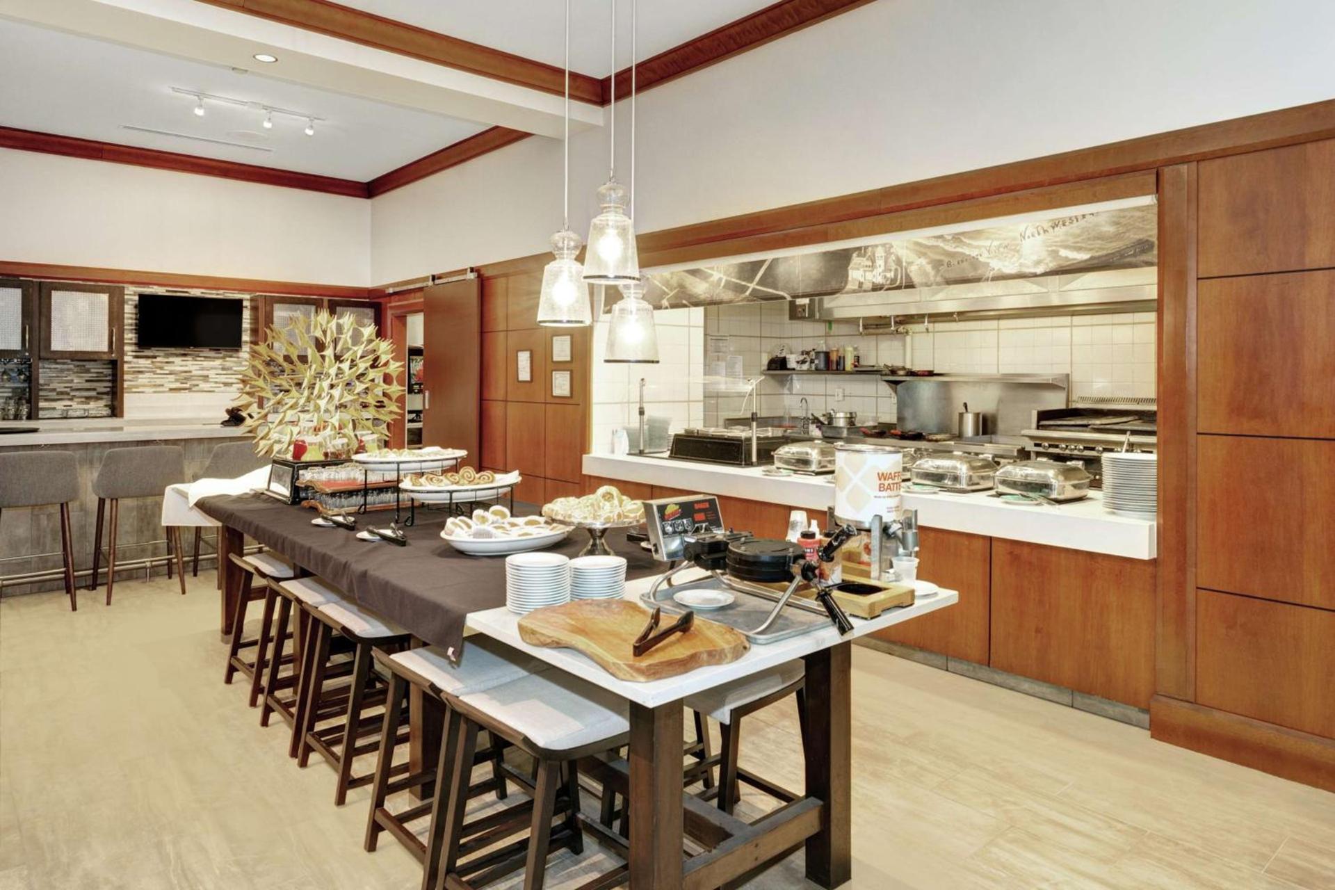 Hilton Garden Inn Evanston photo 13
