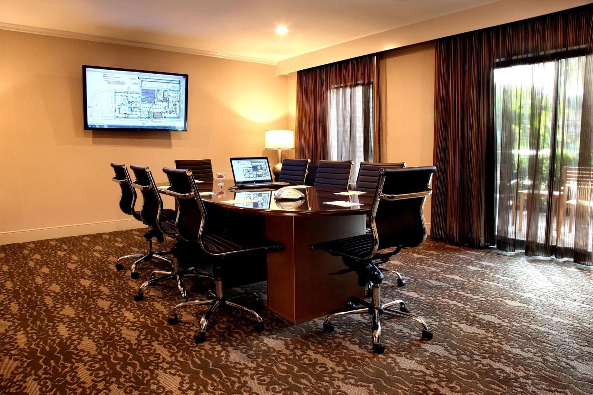 DoubleTree by Hilton Claremont photo 50