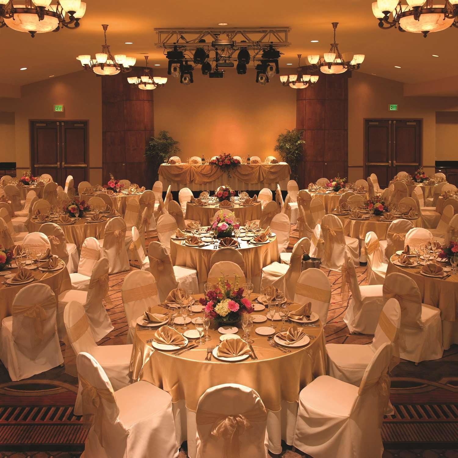 DoubleTree by Hilton Claremont photo 51
