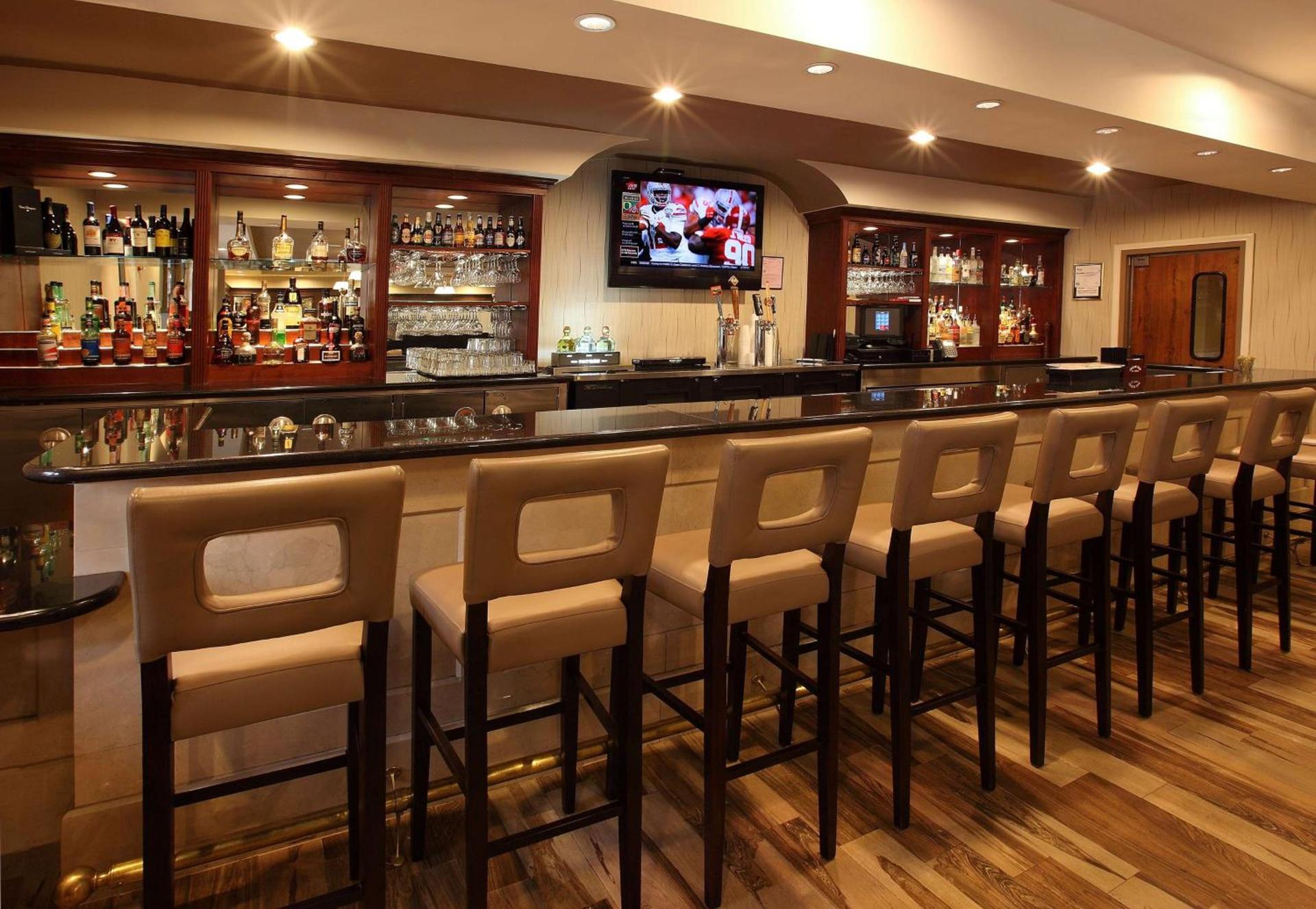 DoubleTree by Hilton Claremont photo 54