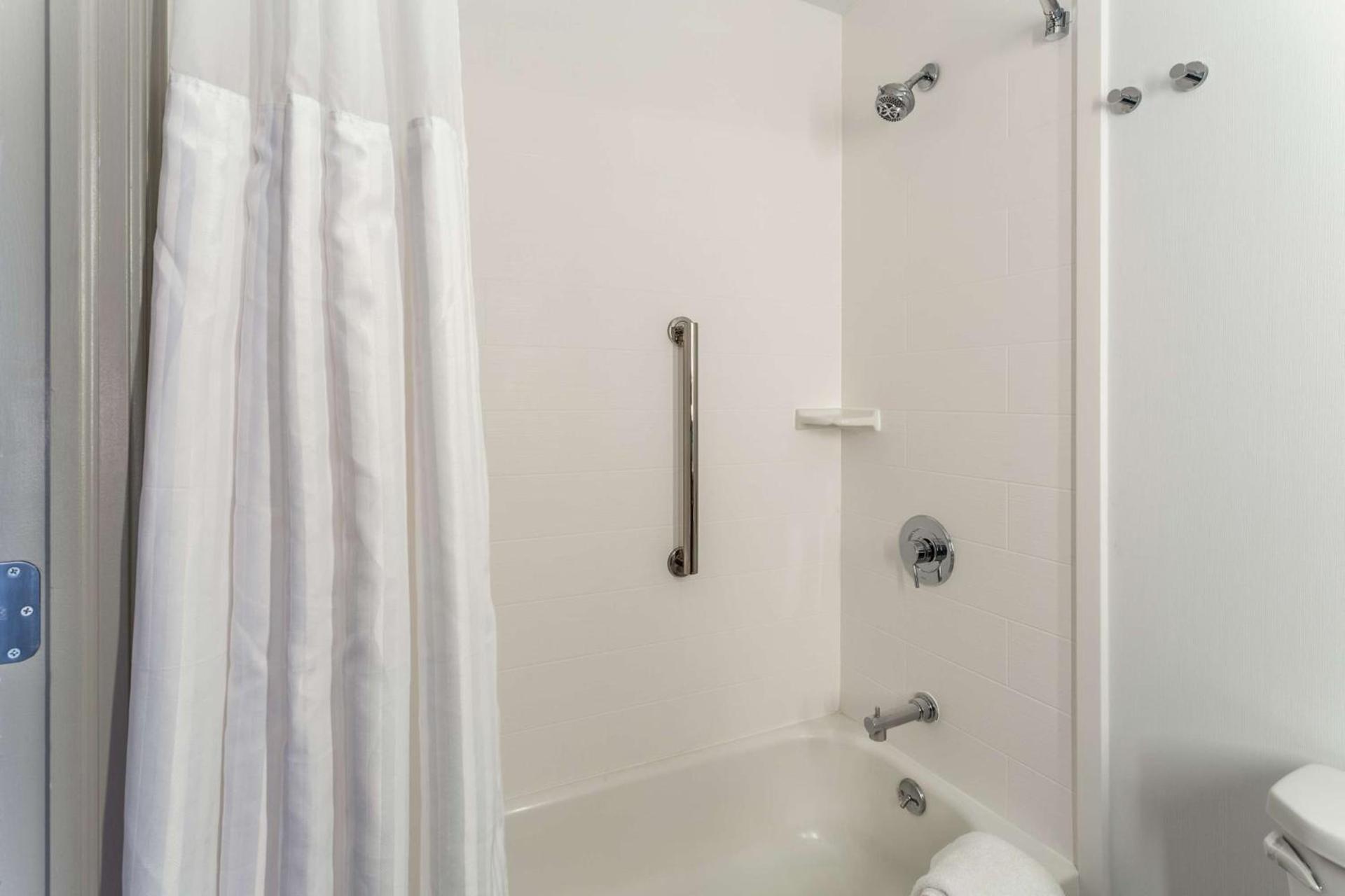 Hilton Garden Inn Evanston photo 22