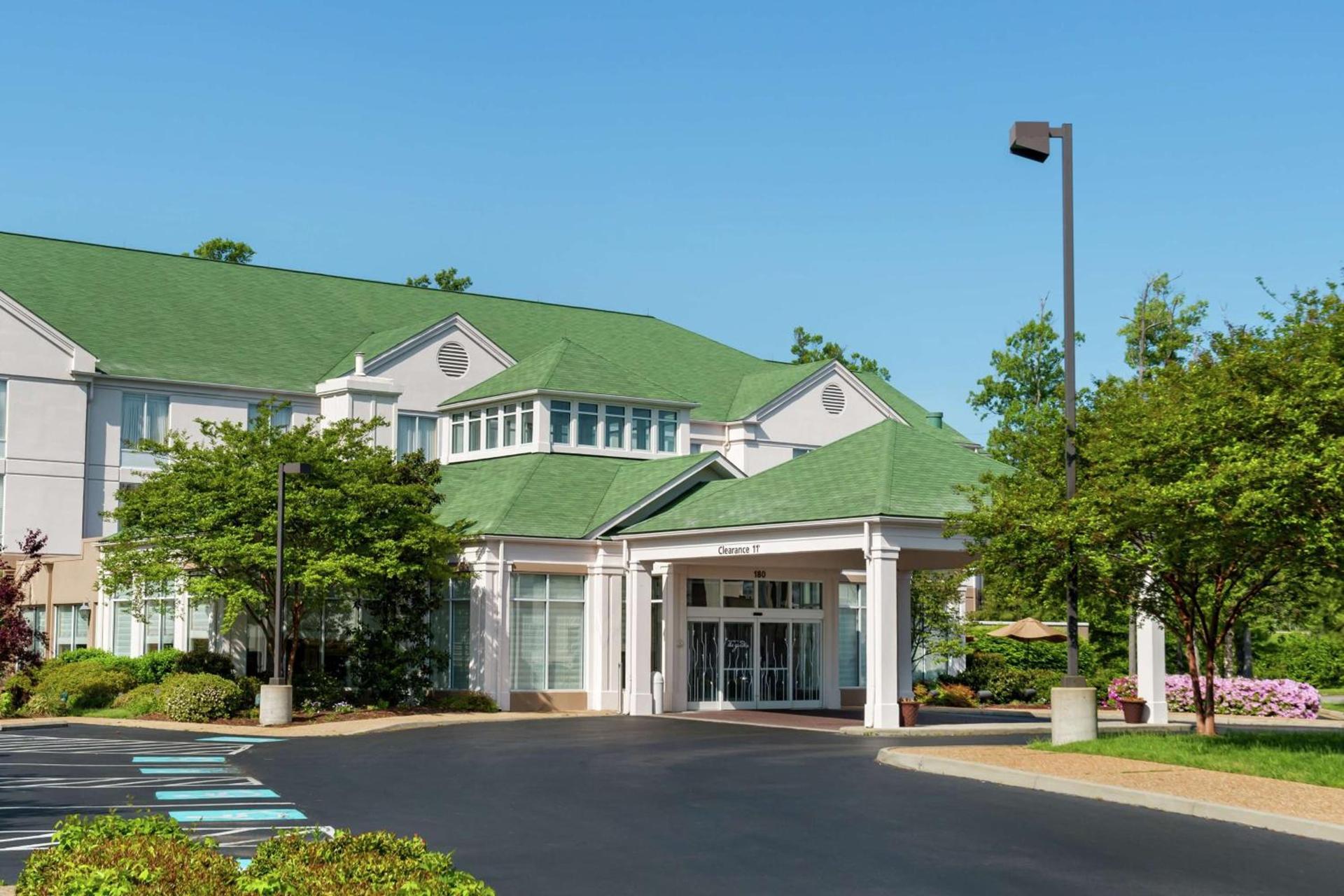 Hilton Garden Inn Newport News photo 1