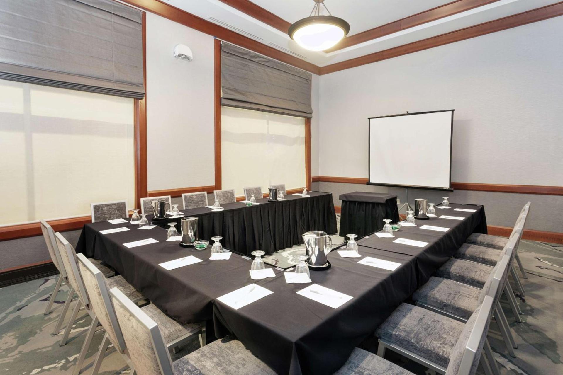Hilton Garden Inn Evanston photo 45