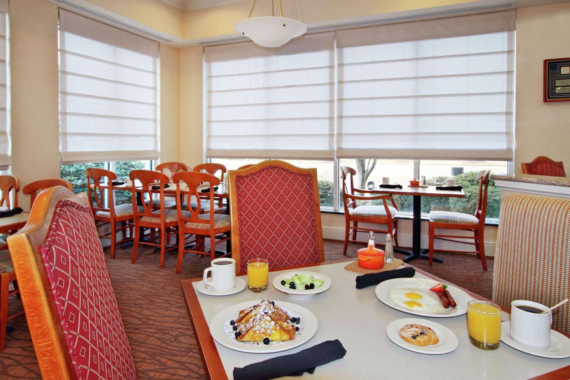 Hilton Garden Inn Chesapeake Greenbrier photo 8