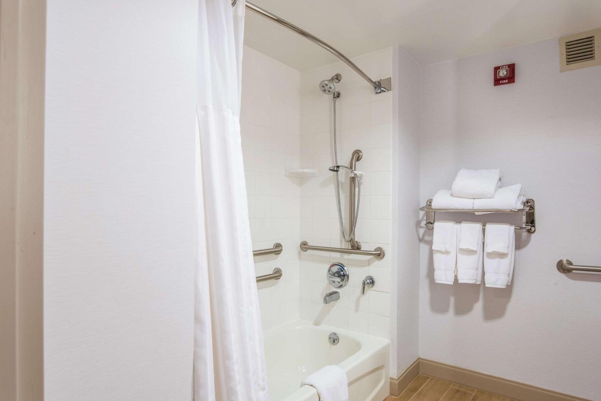 Hilton Garden Inn Suffolk Riverfront photo 31