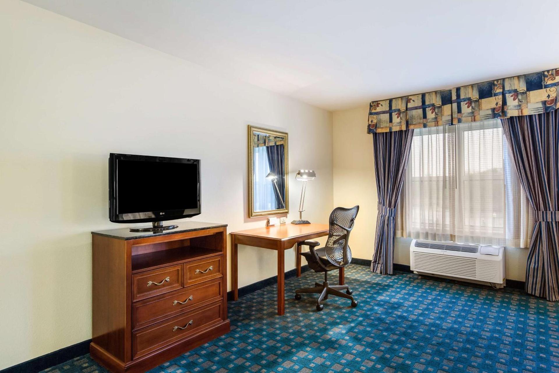 Hilton Garden Inn Suffolk Riverfront photo 73