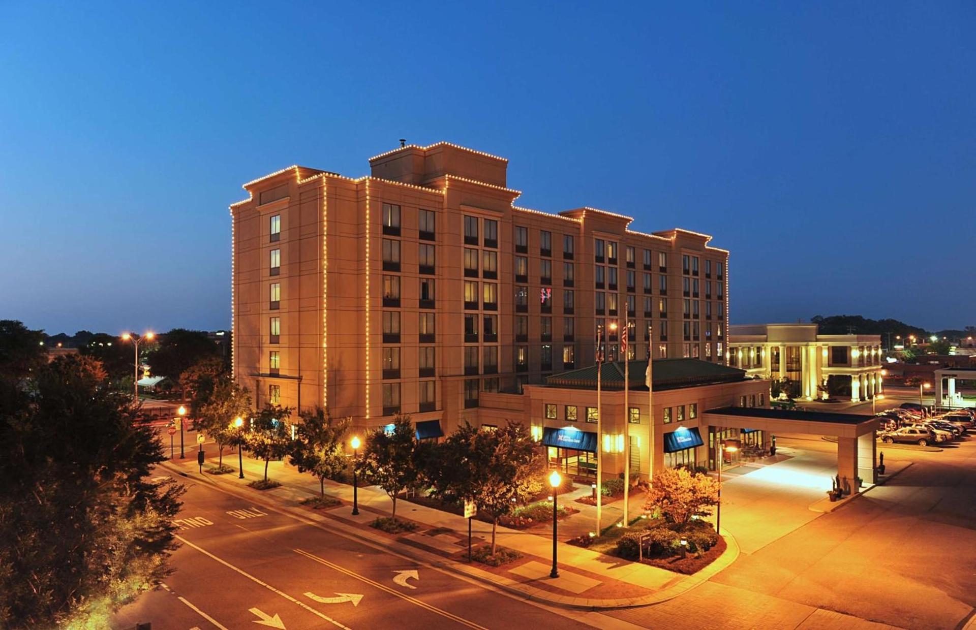 Hilton Garden Inn Virginia Beach Town Center photo 4