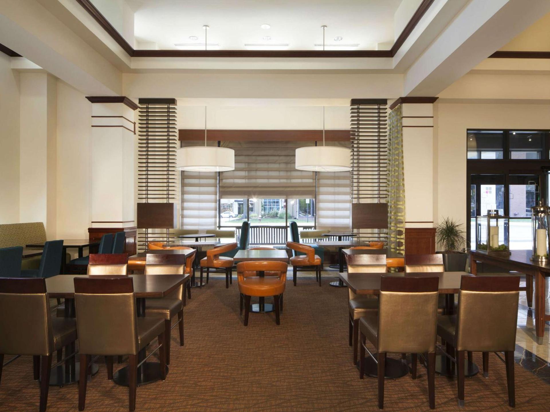 Hilton Garden Inn Virginia Beach Town Center photo 9