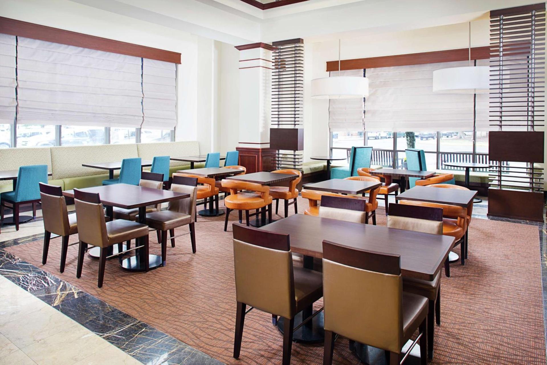 Hilton Garden Inn Virginia Beach Town Center photo 11