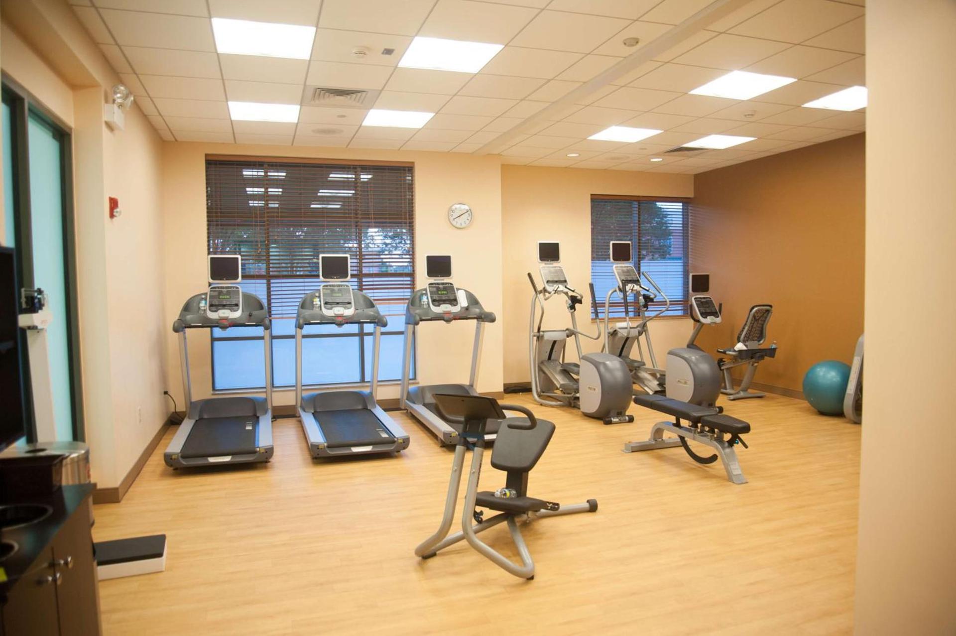 Hilton Garden Inn Virginia Beach Town Center photo 13