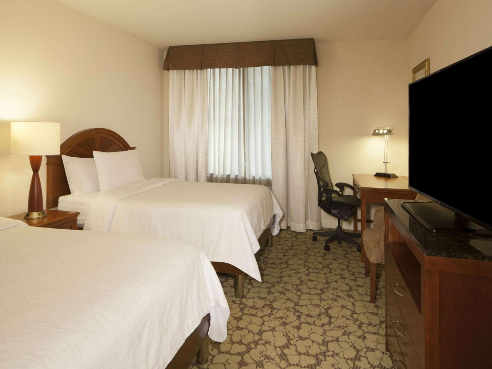 Hilton Garden Inn Virginia Beach Town Center photo 17