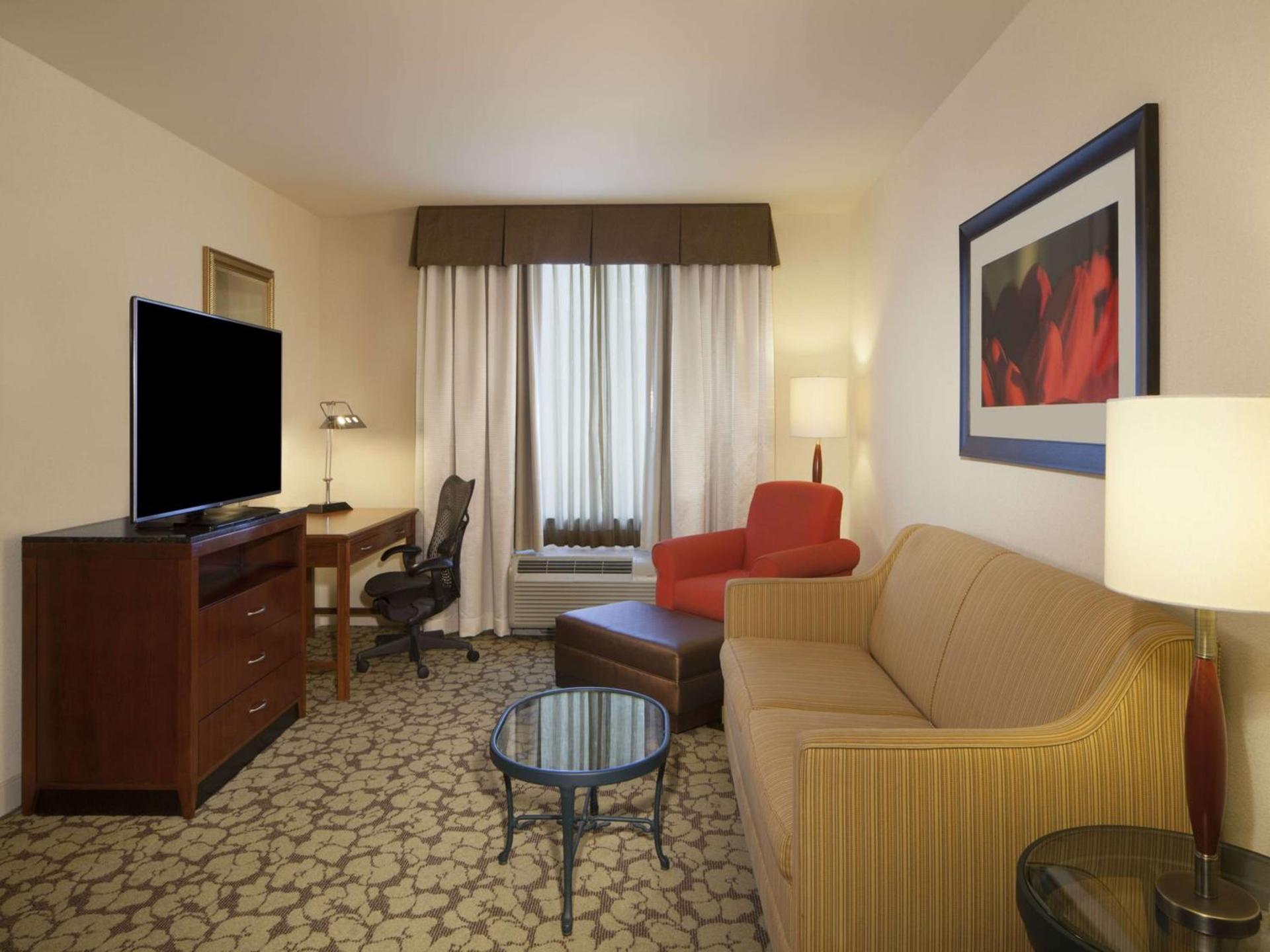 Hilton Garden Inn Virginia Beach Town Center photo 18