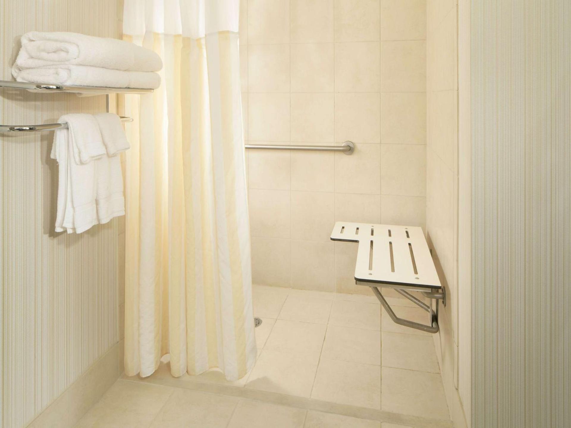 Hilton Garden Inn Virginia Beach Town Center photo 21