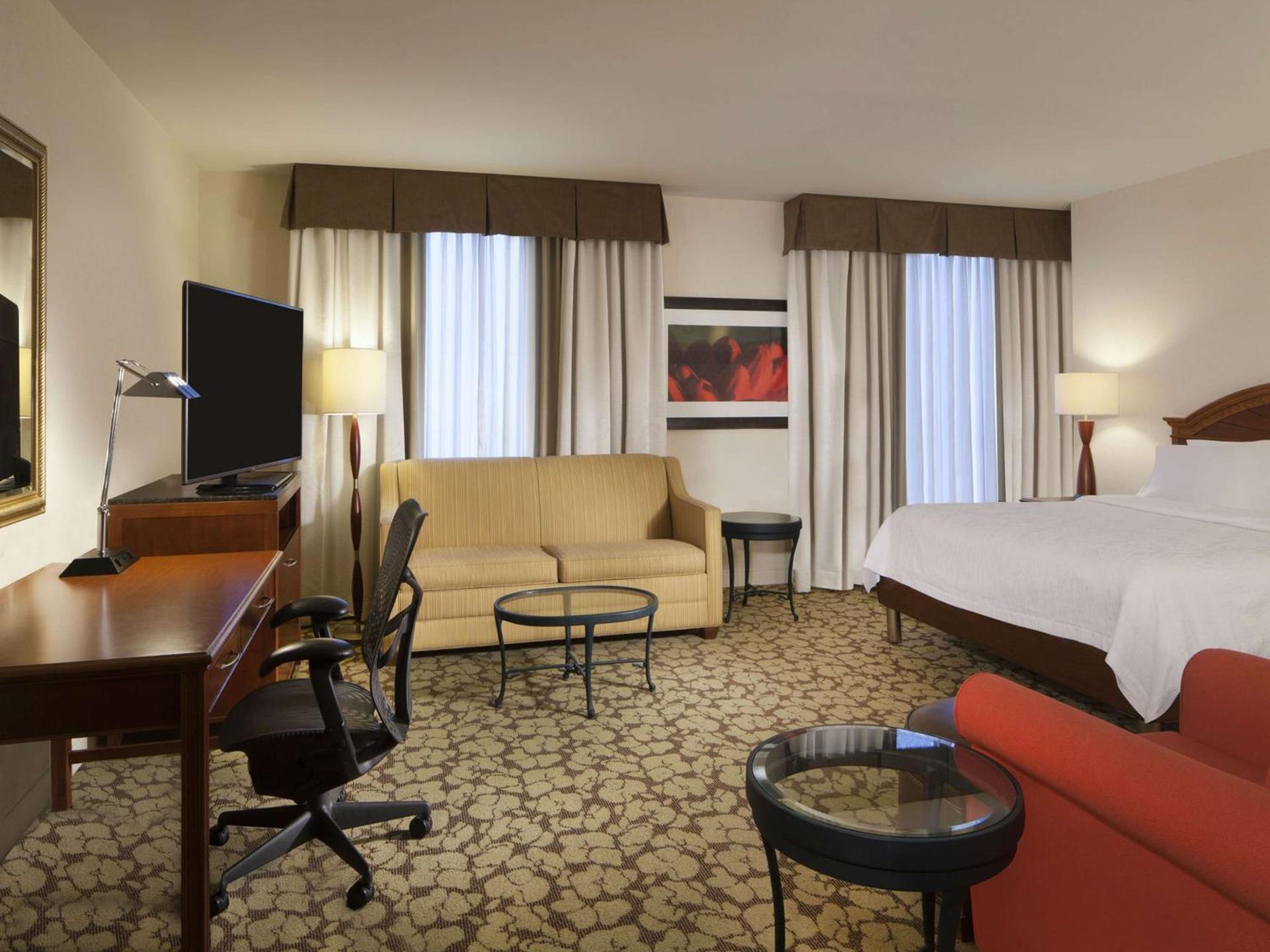 Hilton Garden Inn Virginia Beach Town Center photo 23