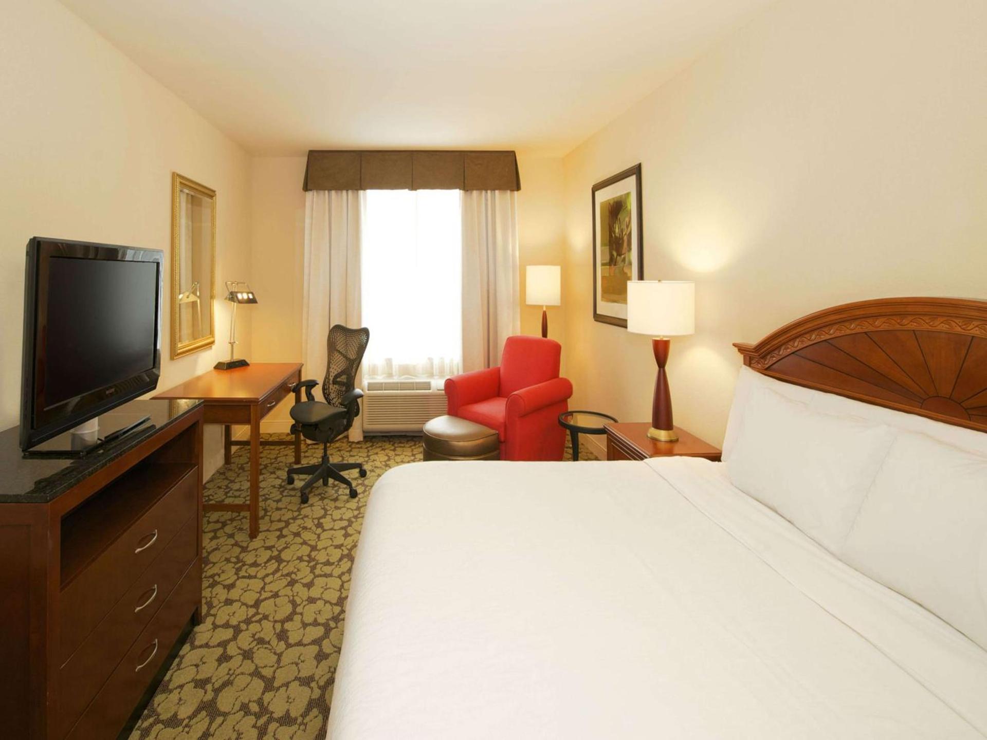 Hilton Garden Inn Virginia Beach Town Center photo 29