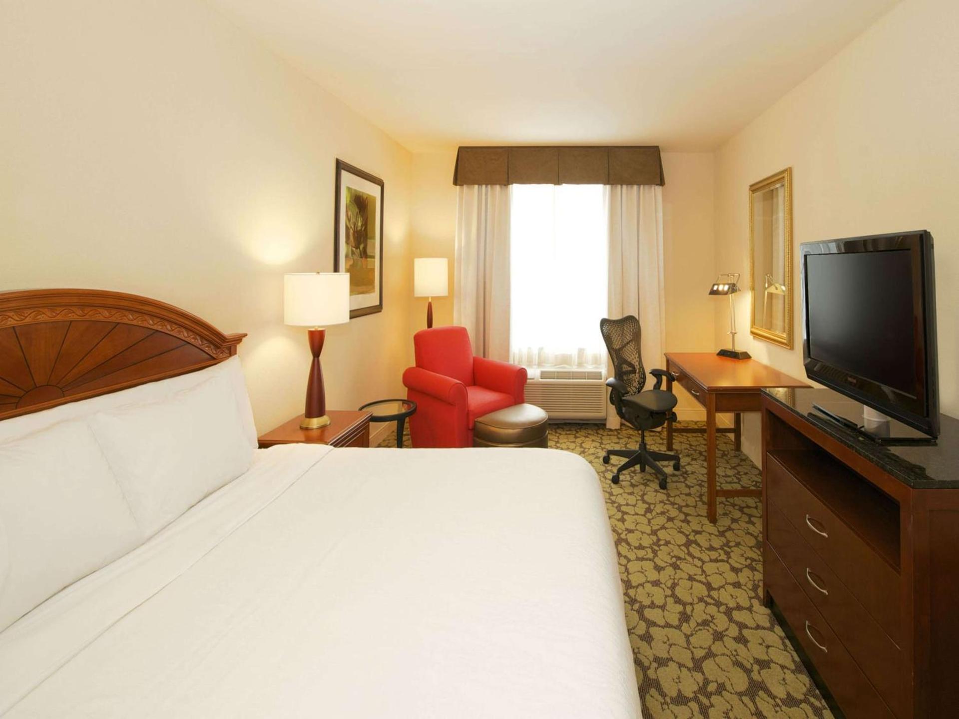 Hilton Garden Inn Virginia Beach Town Center photo 31