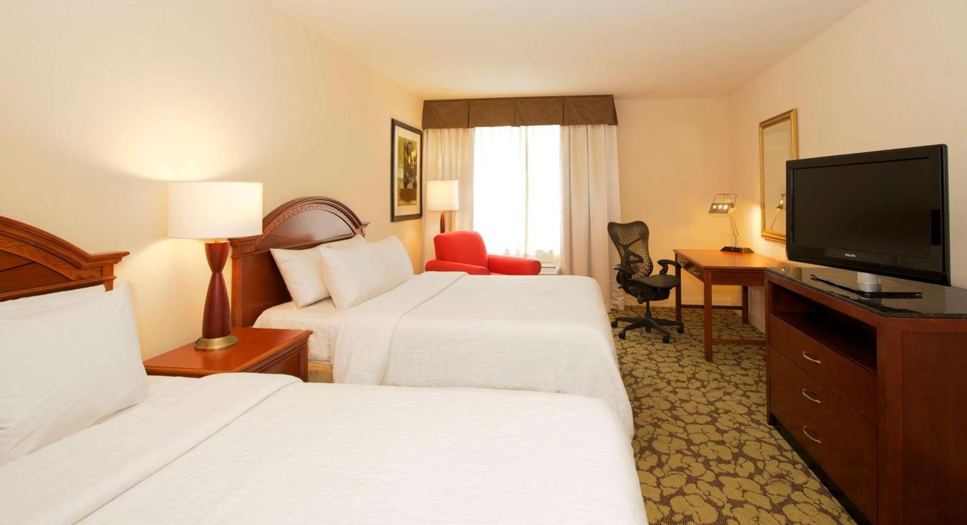 Hilton Garden Inn Virginia Beach Town Center photo 33