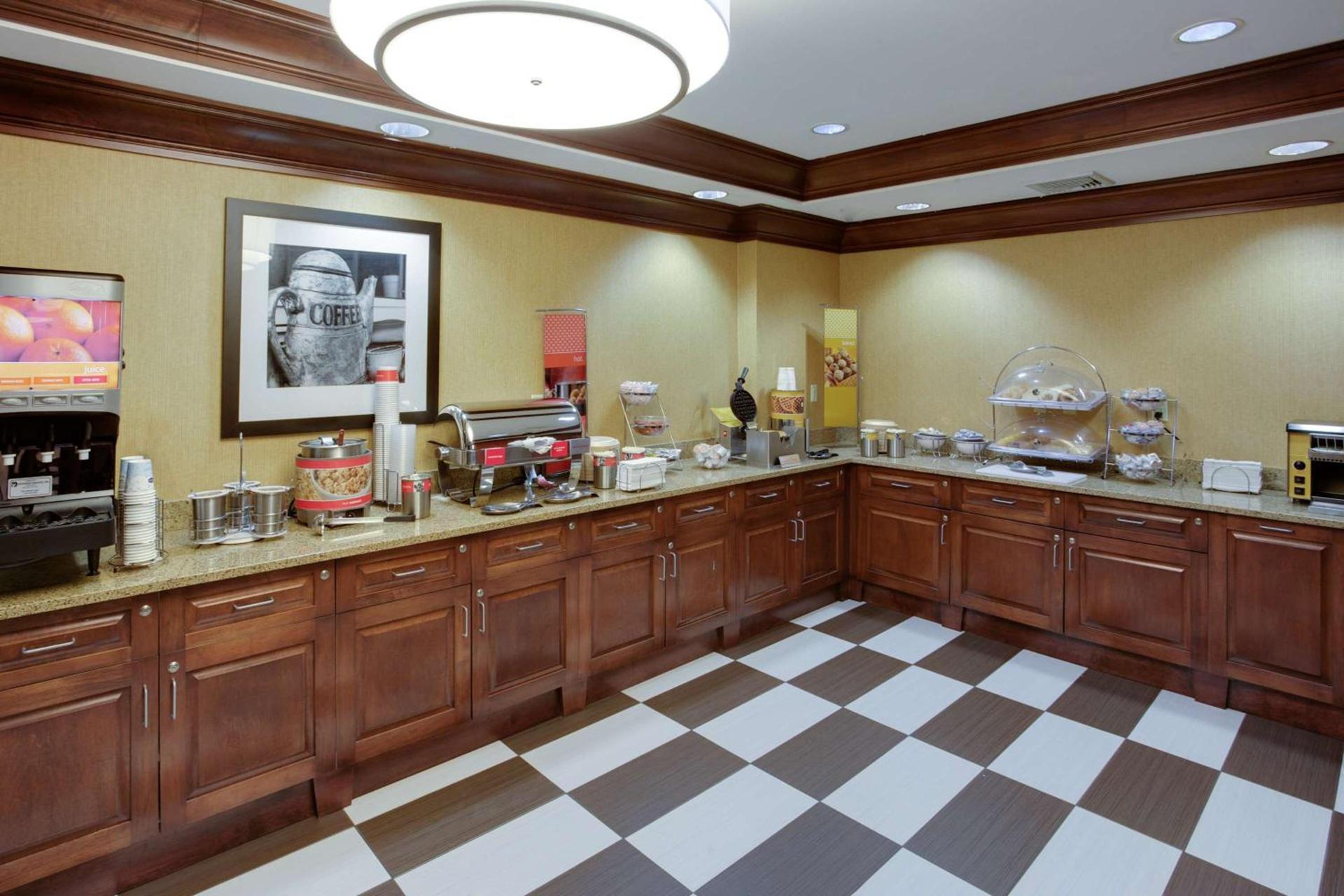 Hampton Inn Auburn photo 7