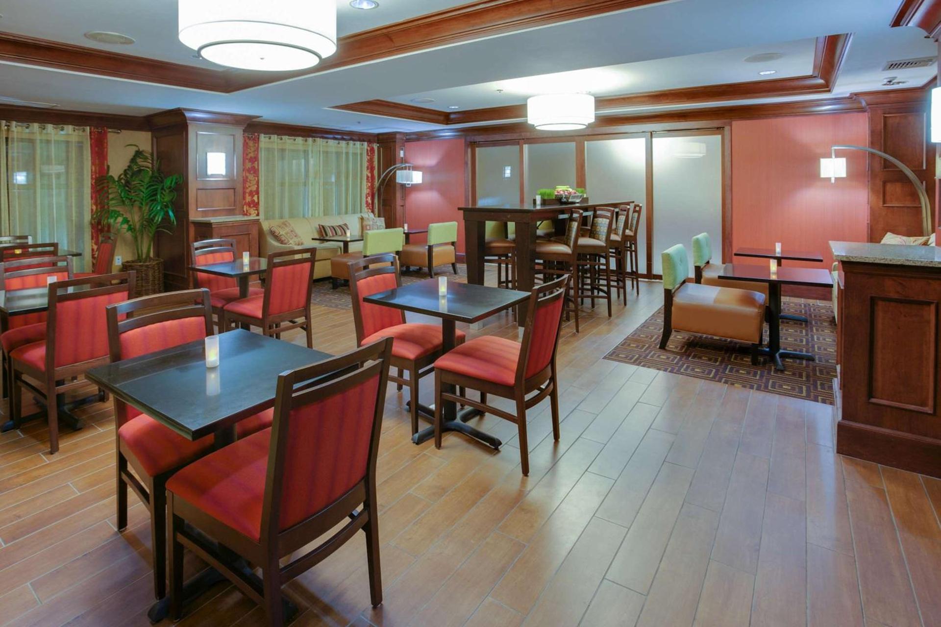 Hampton Inn Auburn photo 8