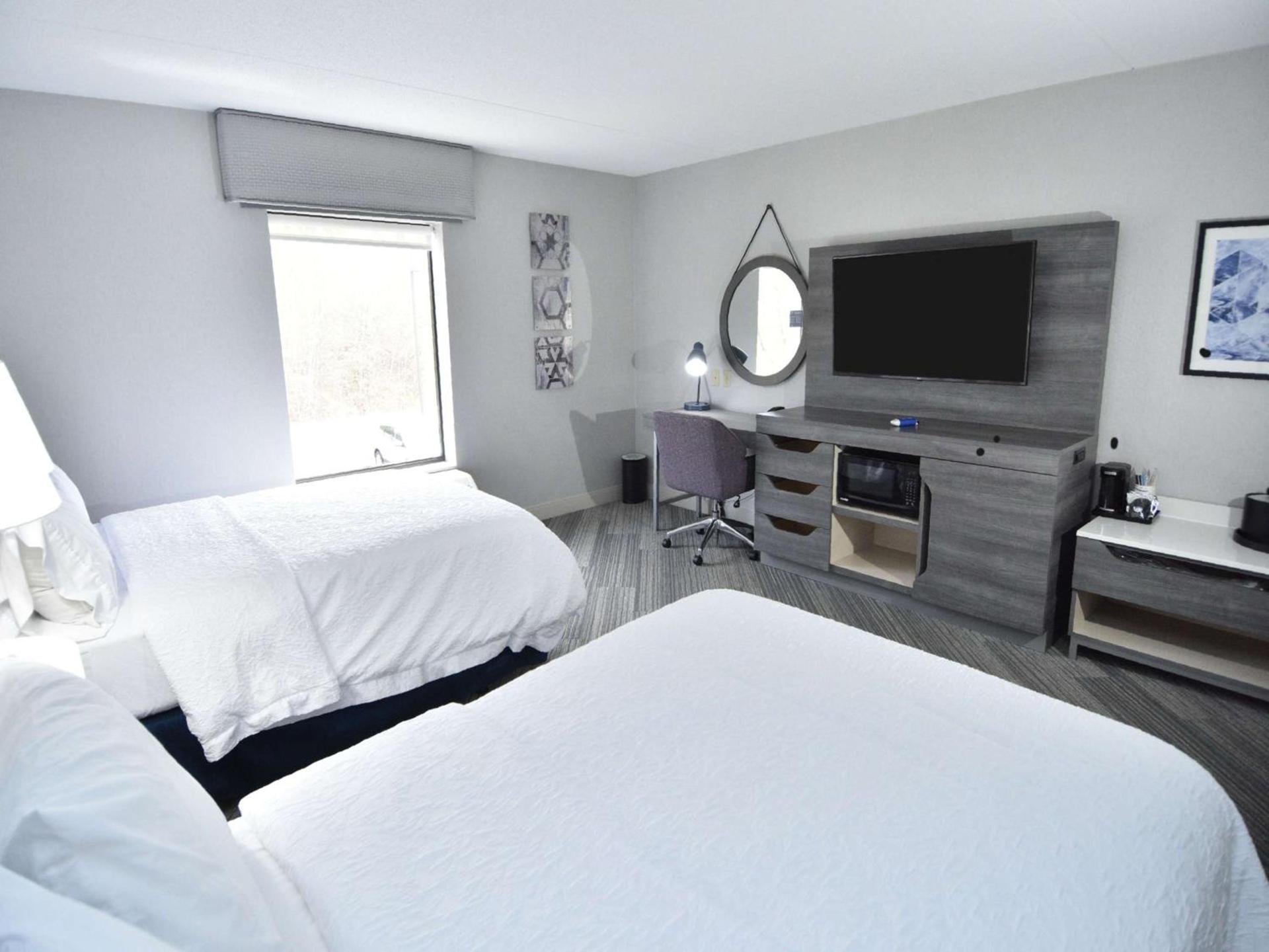 Hampton Inn Auburn photo 17
