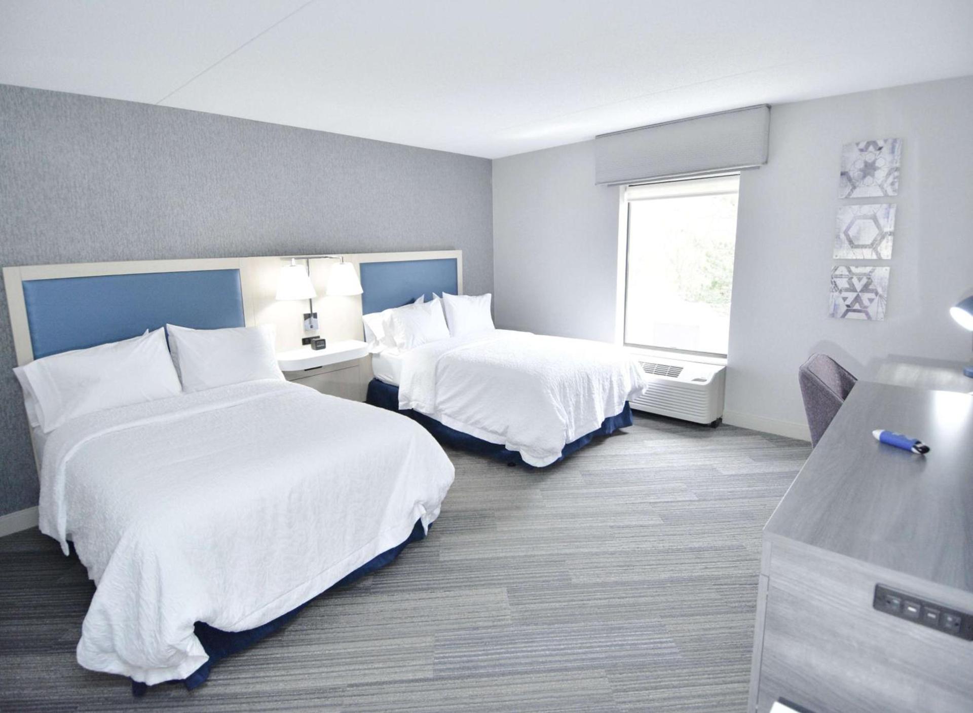 Hampton Inn Auburn photo 18