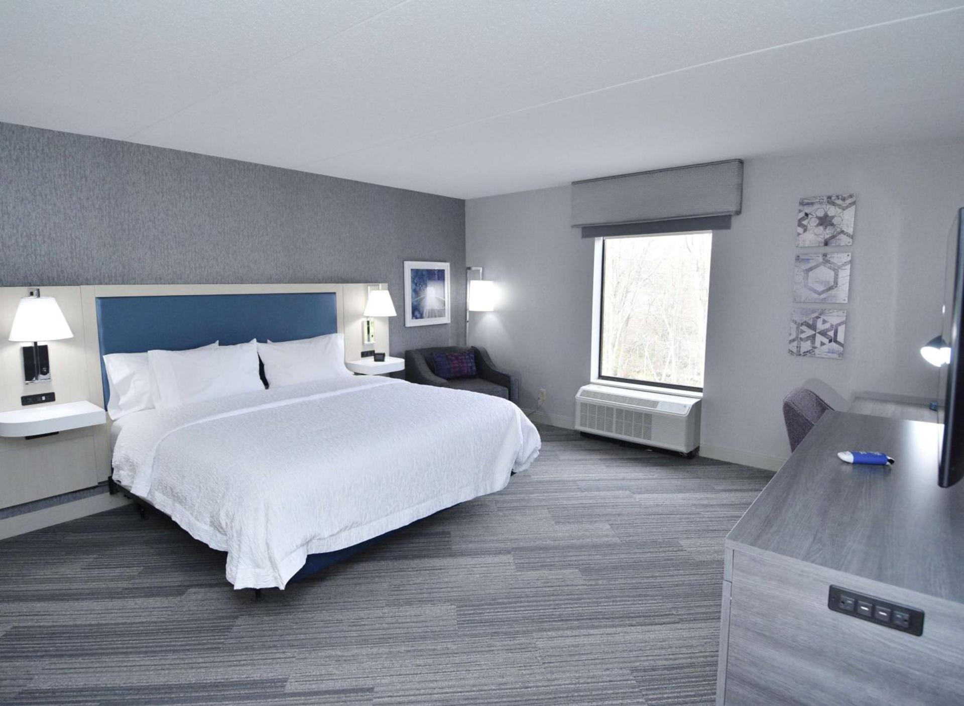 Hampton Inn Auburn photo 19