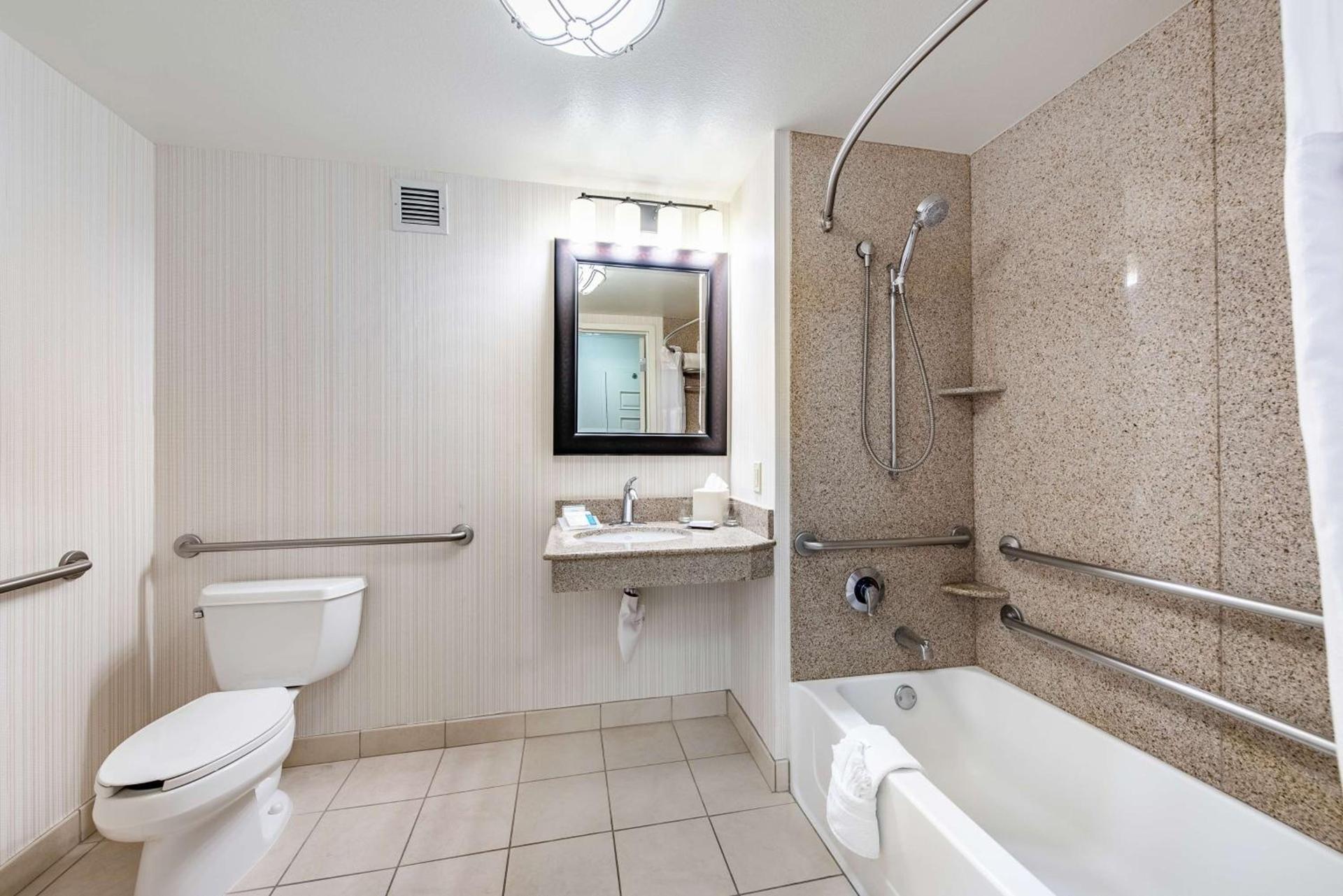 Hilton Garden Inn Oxnard/Camarillo photo 26