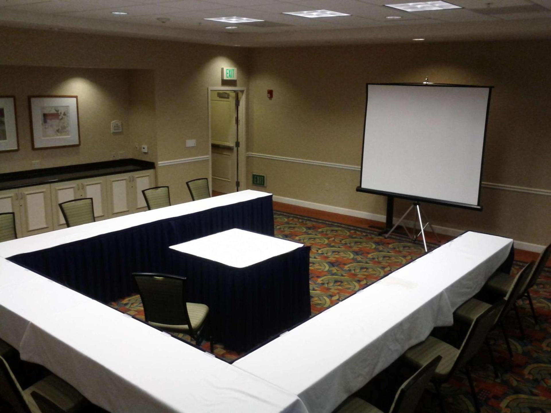 Hilton Garden Inn Oxnard/Camarillo photo 33