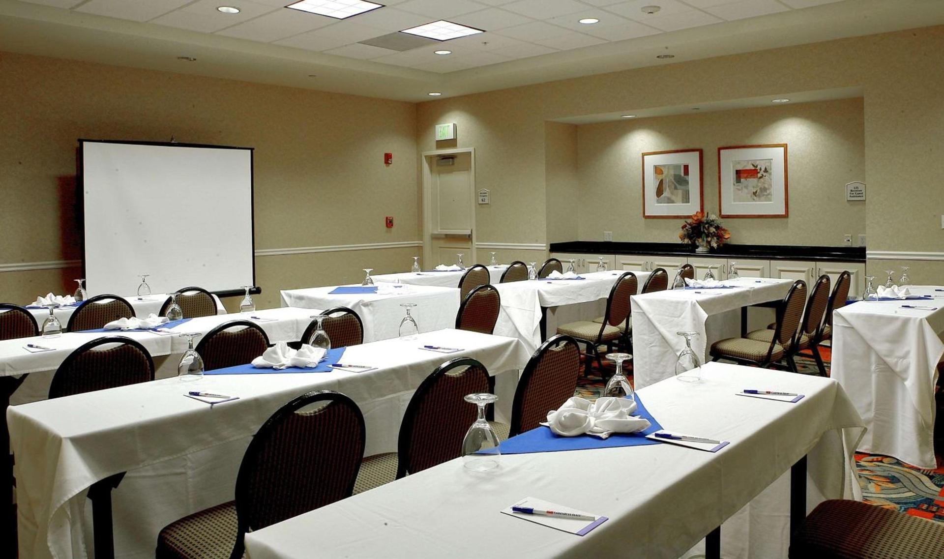 Hilton Garden Inn Oxnard/Camarillo photo 35