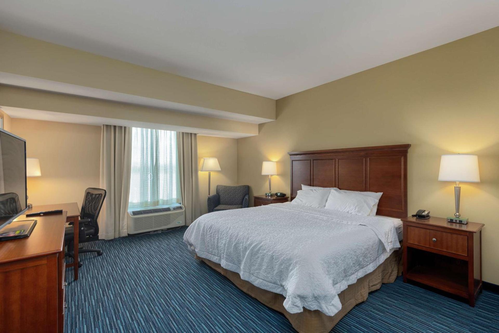 Hampton Inn & Suites Owensboro Downtown Waterfront photo 11