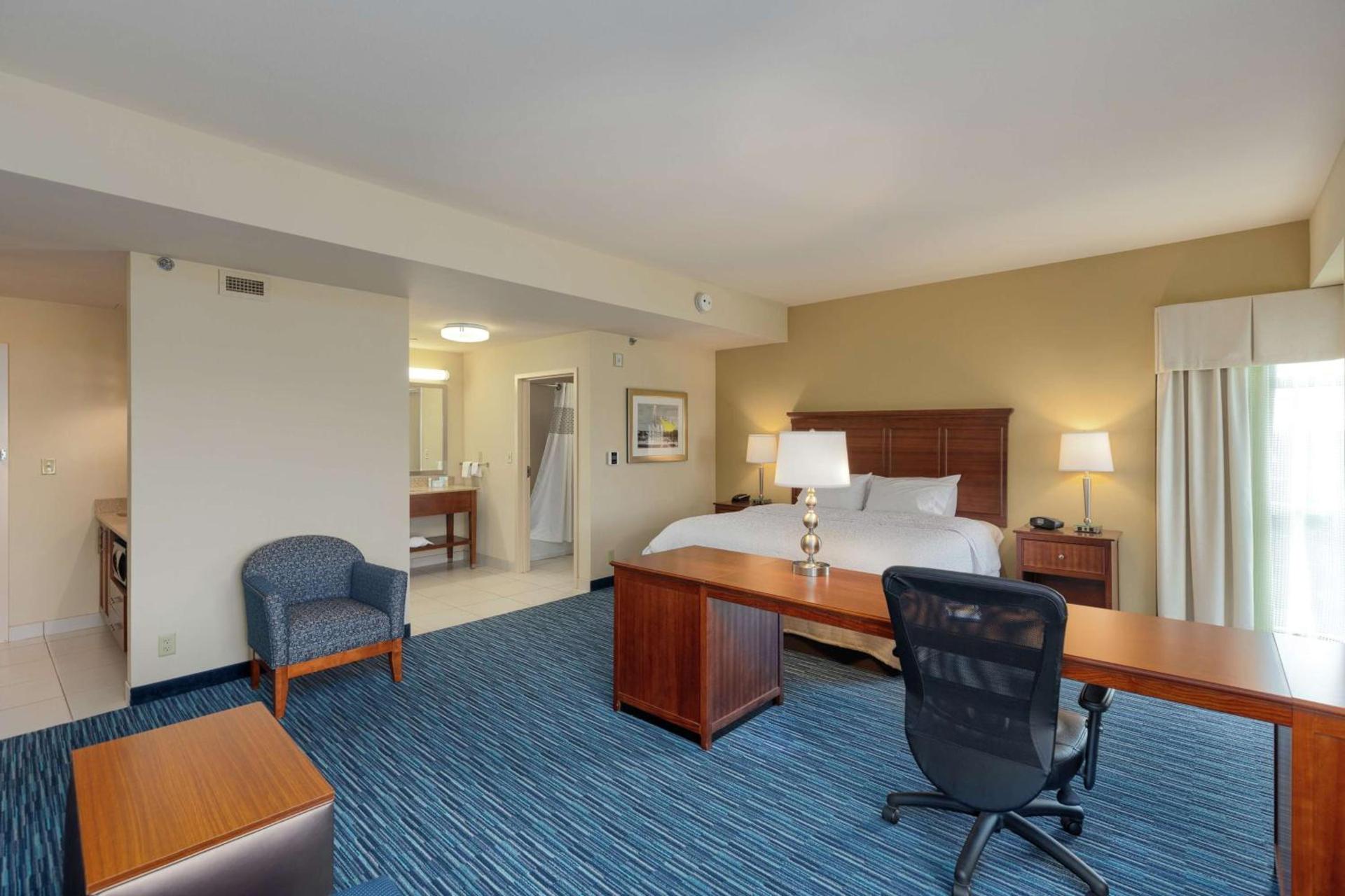 Hampton Inn & Suites Owensboro Downtown Waterfront photo 15