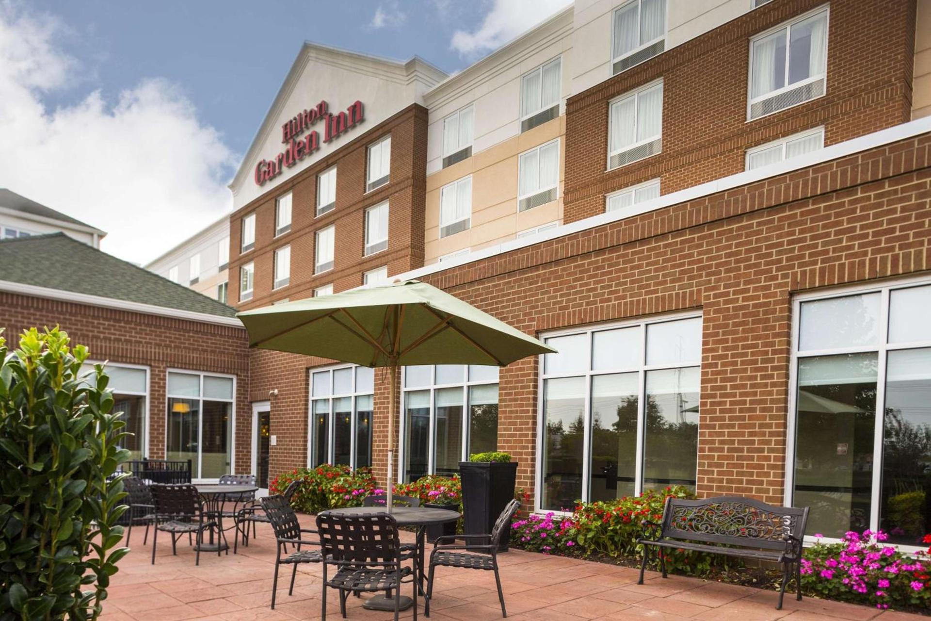Hilton Garden Inn Hampton Coliseum Central photo 3