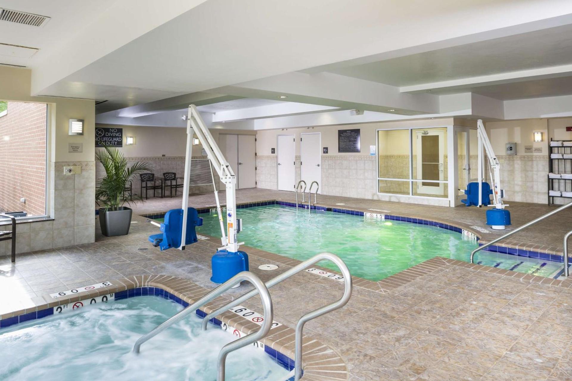 Hilton Garden Inn Hampton Coliseum Central photo 7
