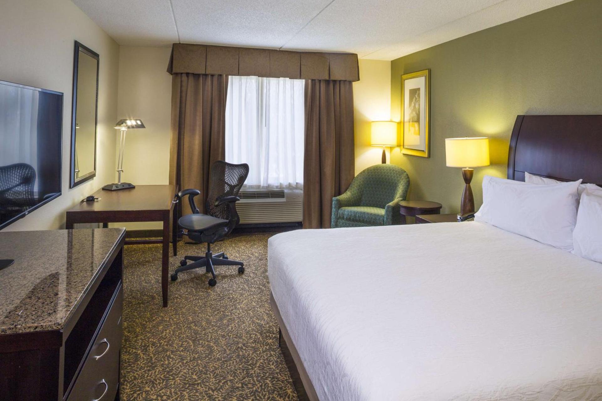 Hilton Garden Inn Hampton Coliseum Central photo 16