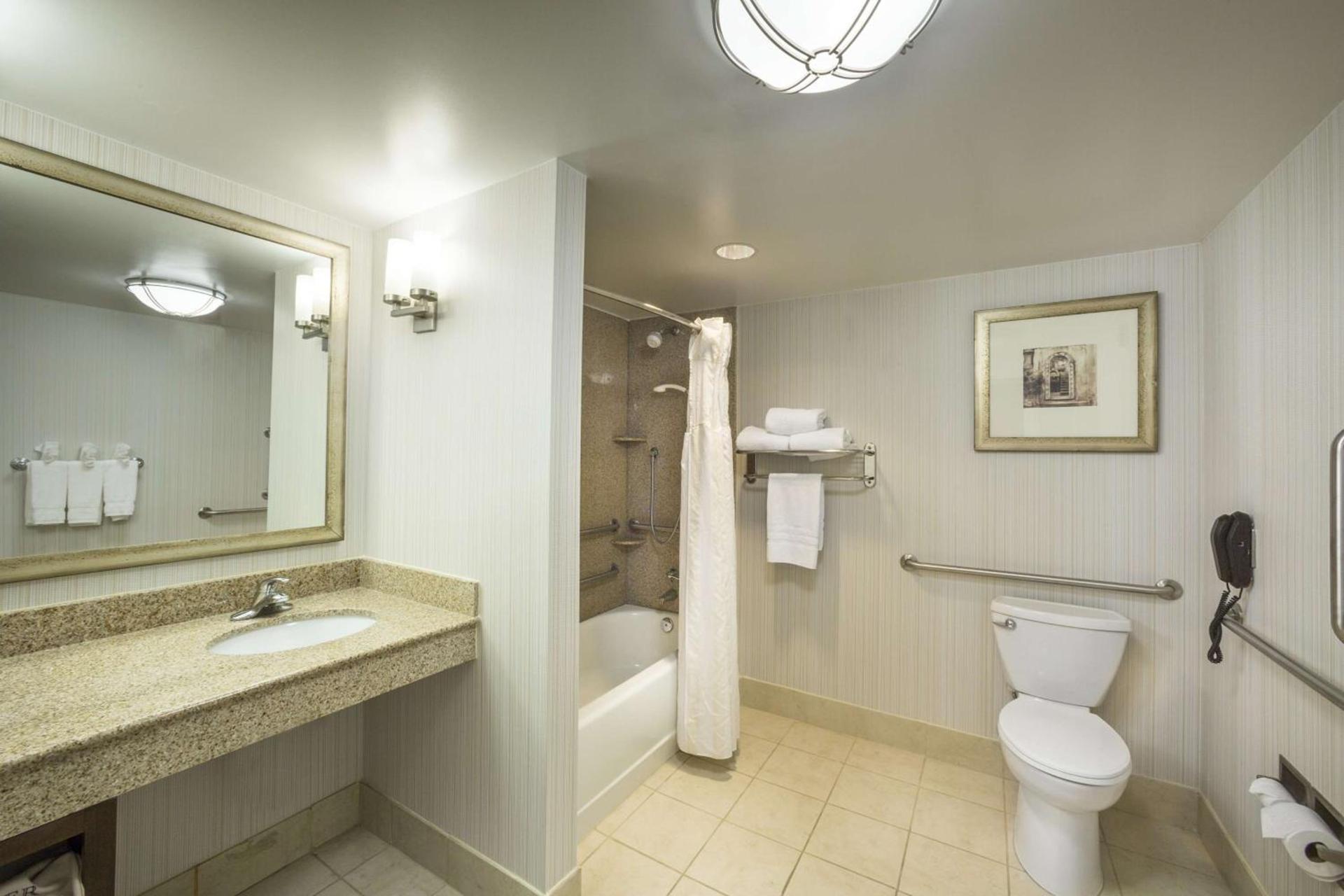 Hilton Garden Inn Hampton Coliseum Central photo 17
