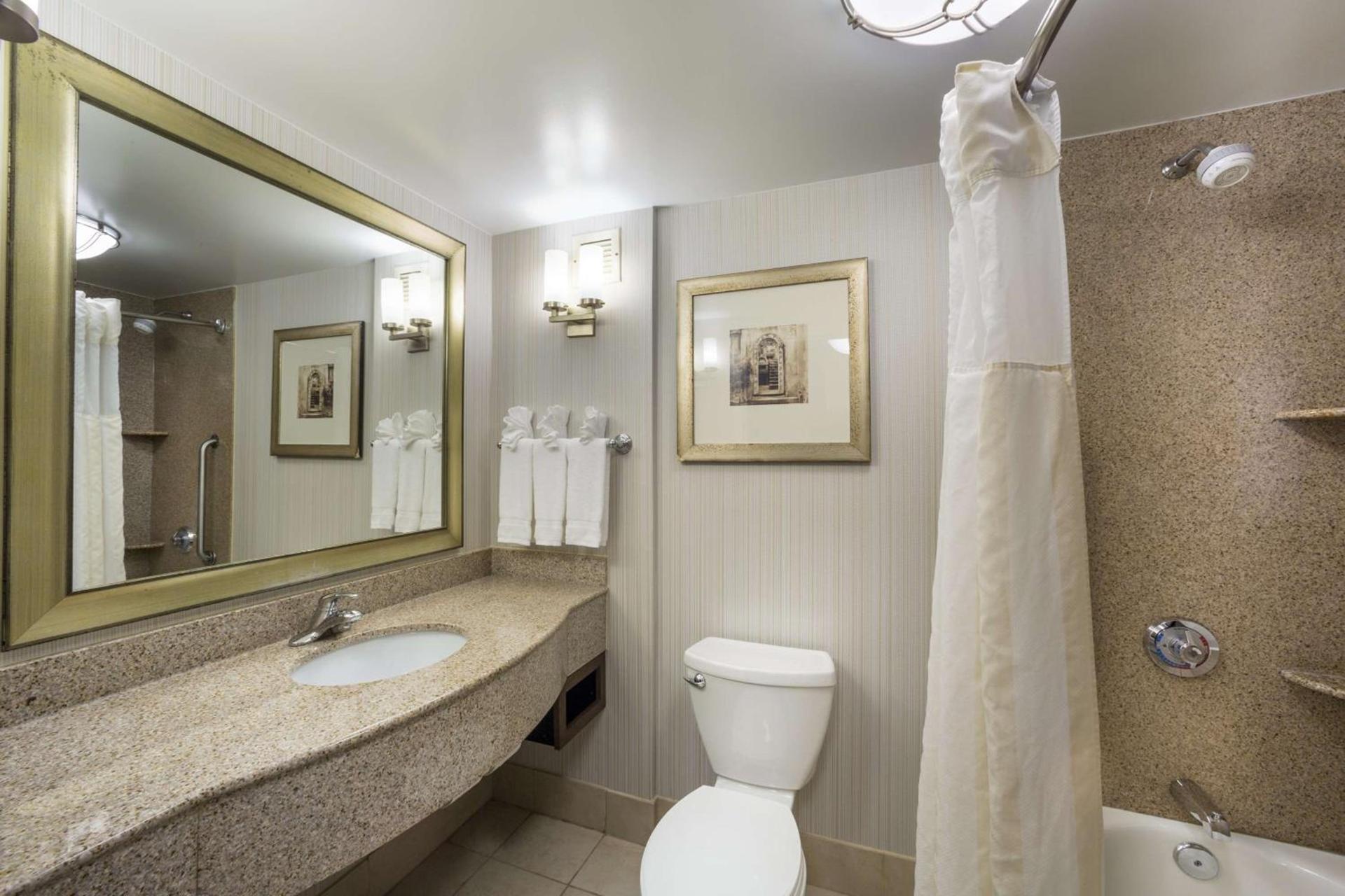 Hilton Garden Inn Hampton Coliseum Central photo 21