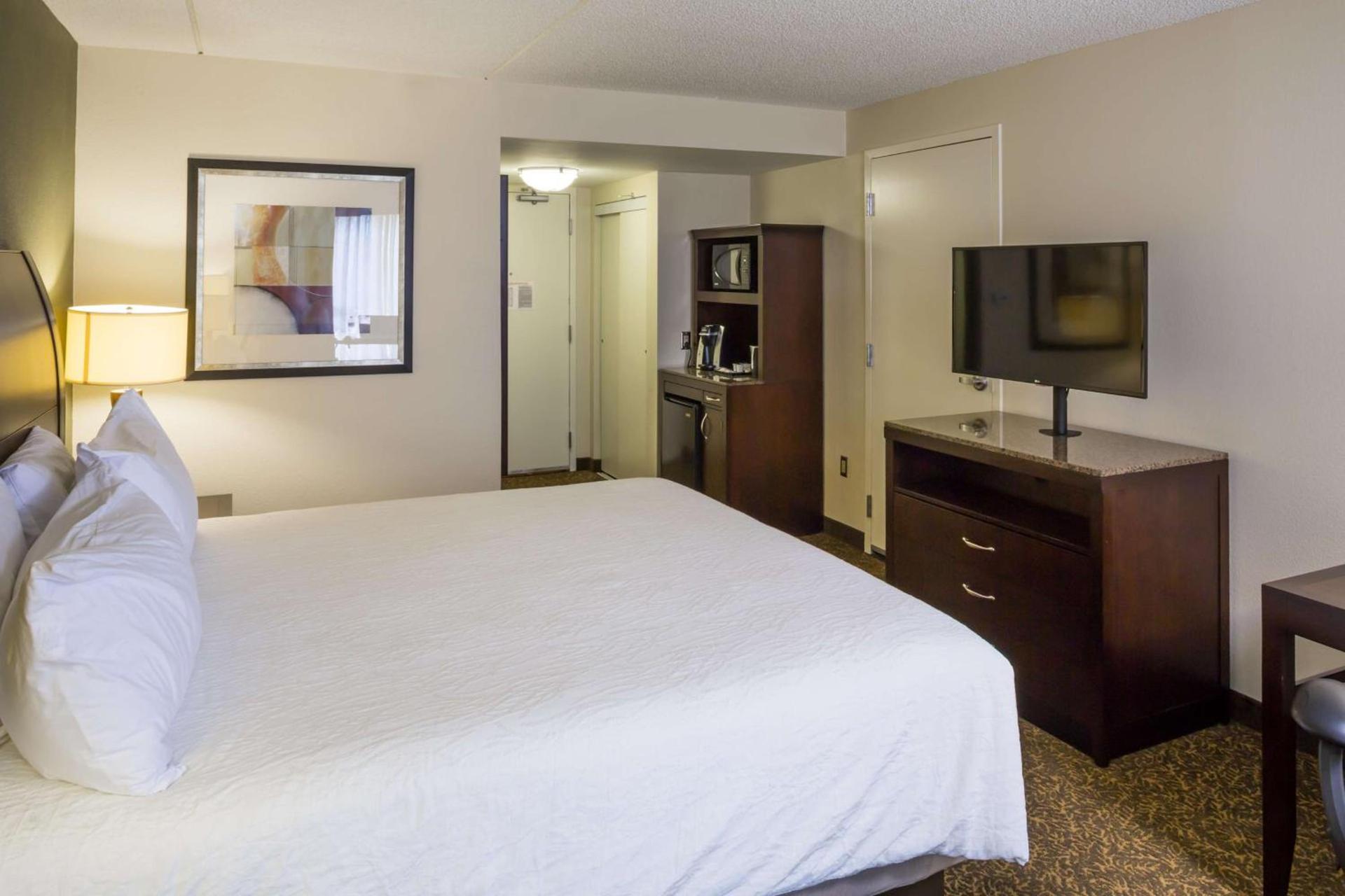 Hilton Garden Inn Hampton Coliseum Central photo 32