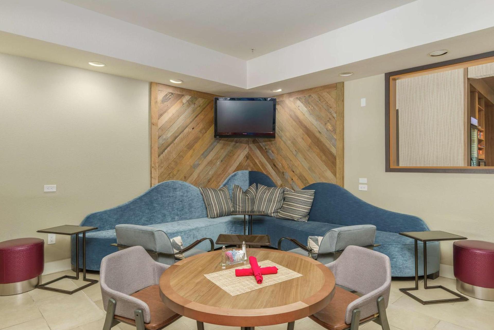 Hilton Garden Inn Phoenix Airport photo 5