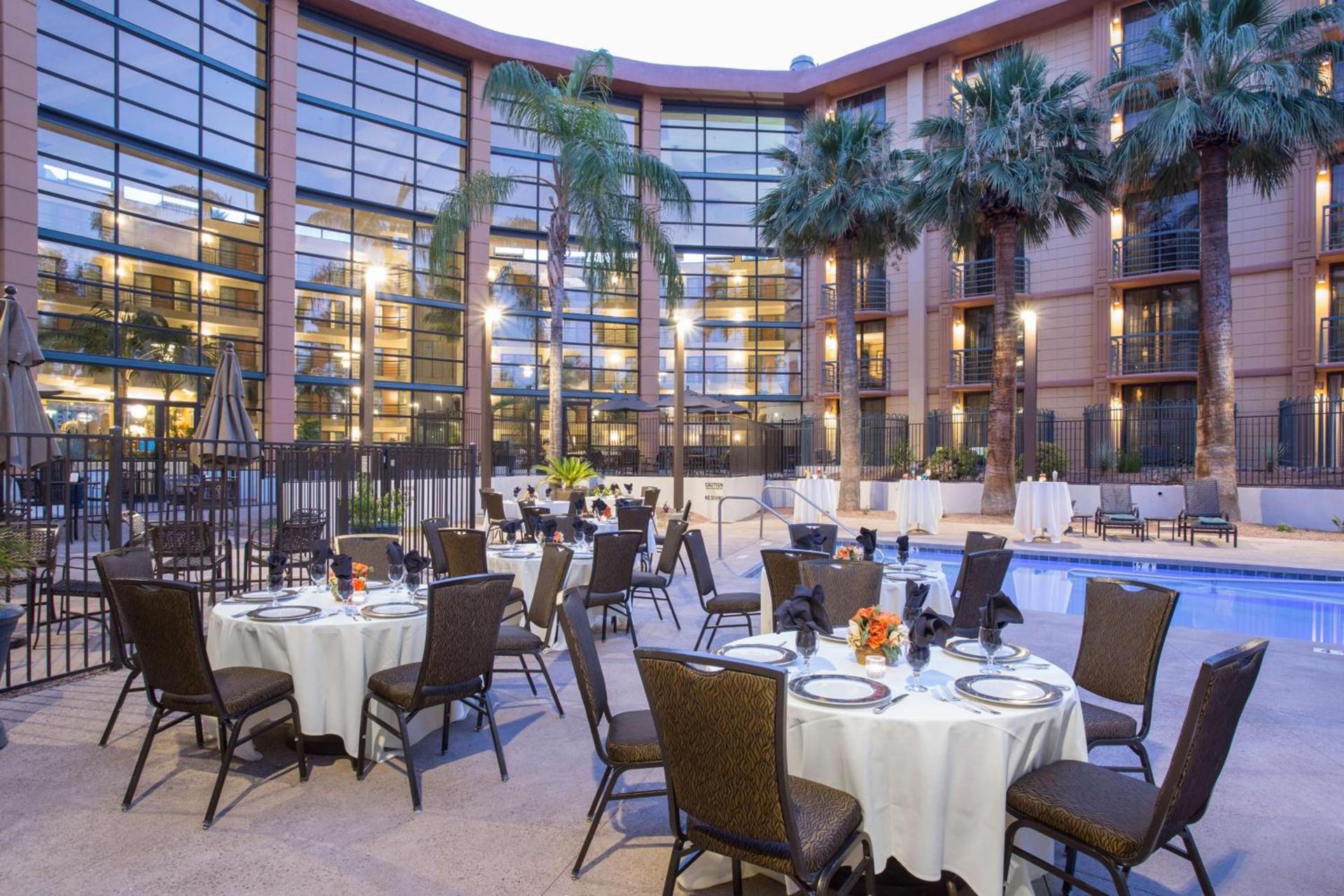 Embassy Suites by Hilton Phoenix Biltmore photo 21