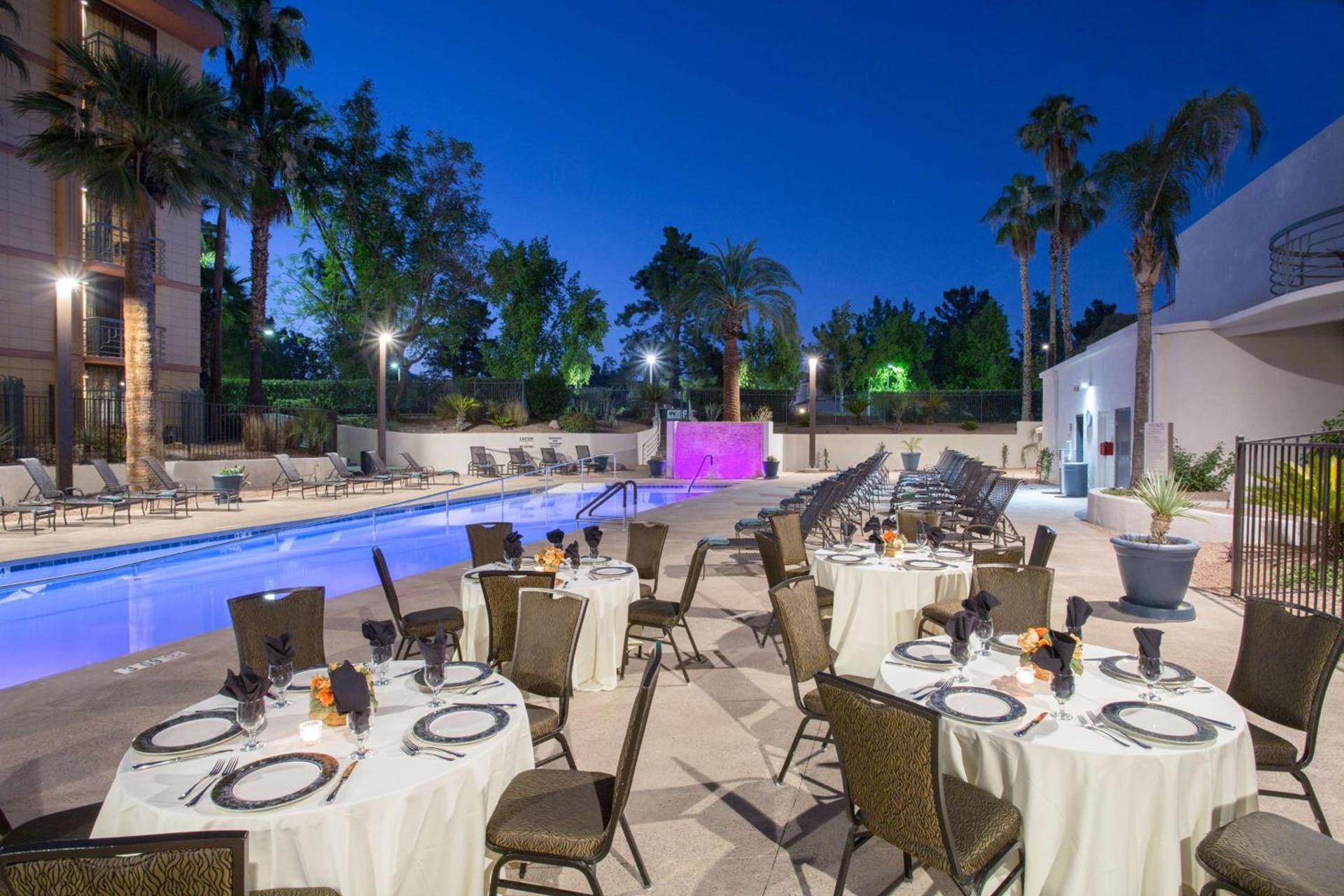 Embassy Suites by Hilton Phoenix Biltmore photo 22