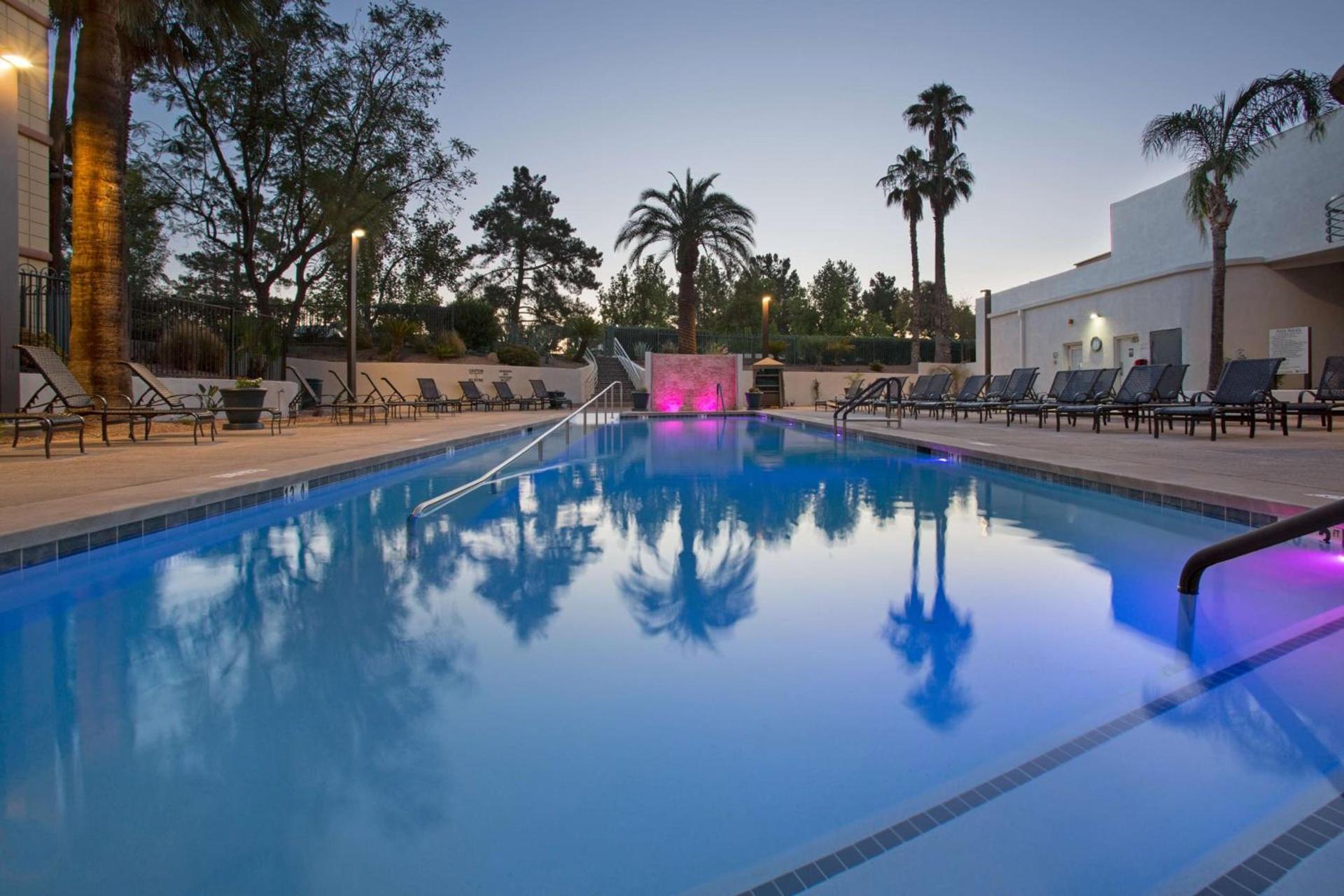 Embassy Suites by Hilton Phoenix Biltmore photo 58