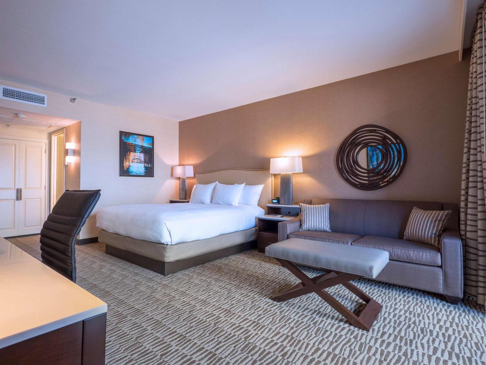 Hilton Phoenix Airport photo 22