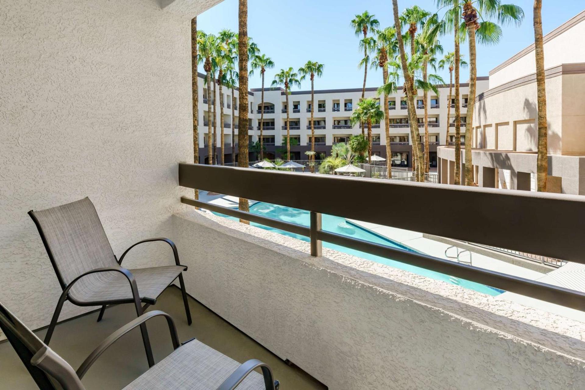 Hilton Phoenix Airport photo 32