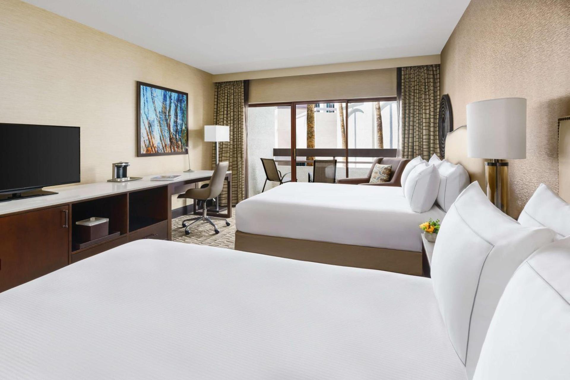 Hilton Phoenix Airport photo 37
