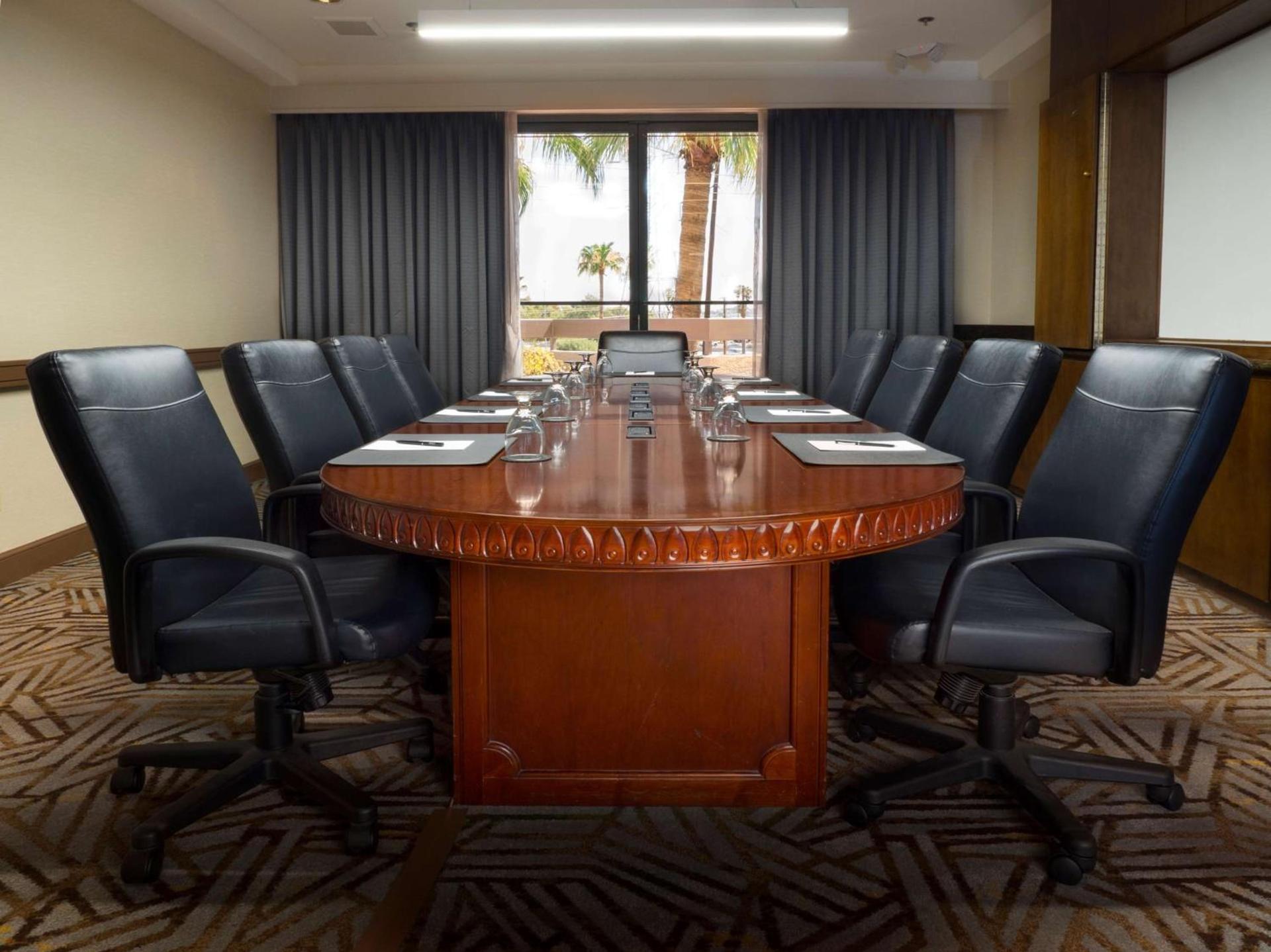 Hilton Phoenix Airport photo 56
