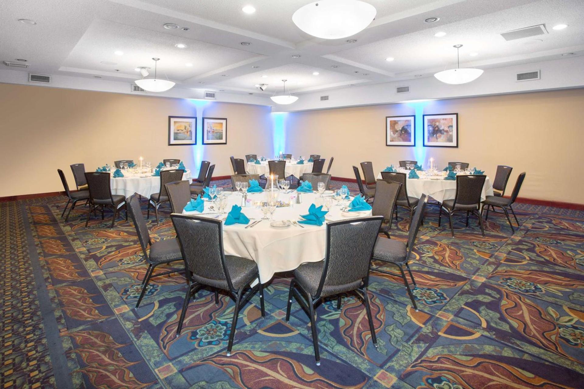 Embassy Suites by Hilton Phoenix Biltmore photo 50